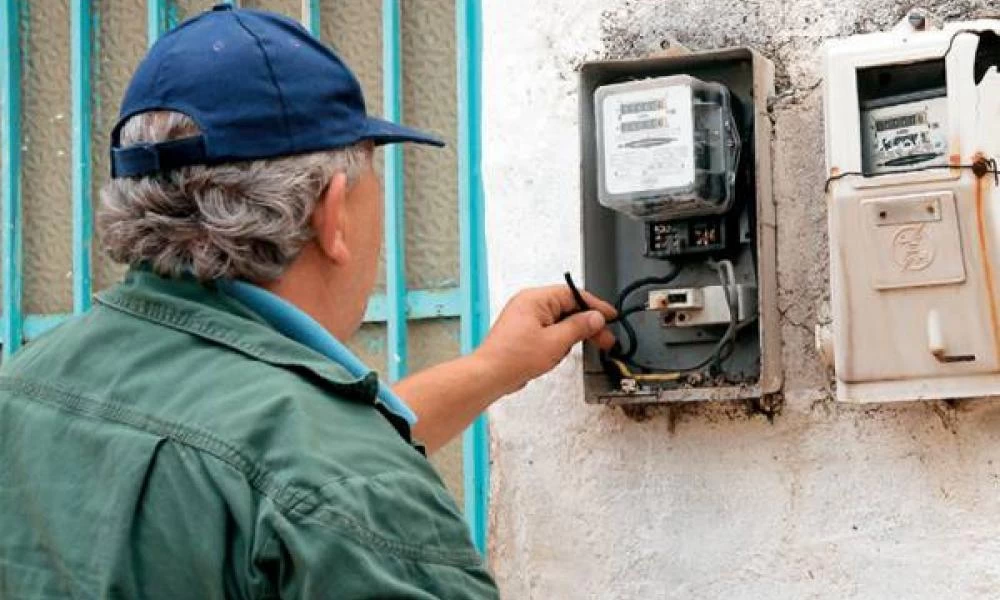 Ηλεκτρικό Ρεύμα: Ποια νοικοκυριά δικαιούνται επανασύνδεση